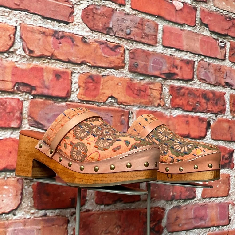 Free People Floral Embroidered Mules - Pink and Brown - Picture 4 of 16